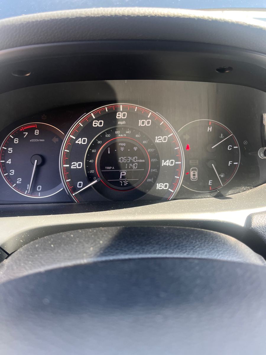 Instrument cluster at key-on with the warning lamps lit