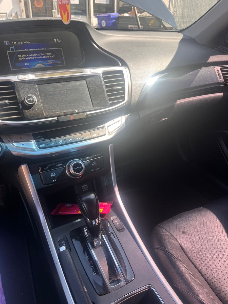 Centre console showing the automatic shifter and surrounding trim